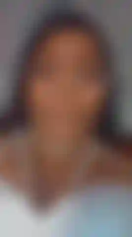 Sorrio e pego meus beijos.