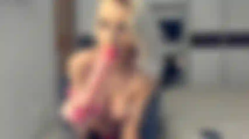 Fumando boquete, conversa suja, brinco com buceta.