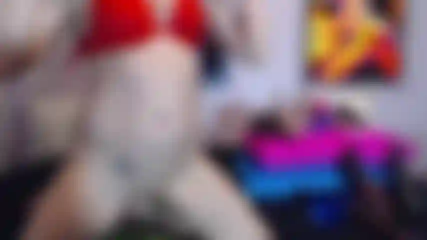 Jayda diamonde montando sua bbc favorita.