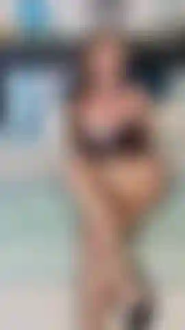 Uma coelhinha da páscoa que transa com uma buceta.