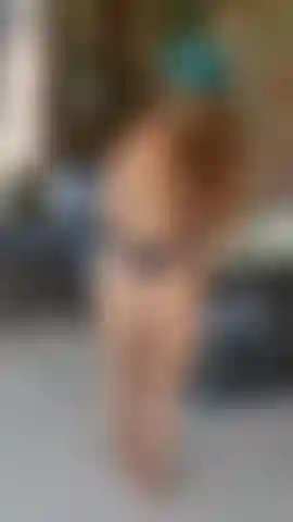 Do lado de fora, com orgasmo e esguicho no chão do pátio, gravação ao vivo de 2023.