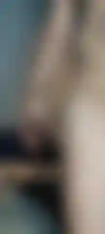 Veja meus peitos grandes e o quanto consigo abrir meus buracos.. Filmada aleatoriamente e às pressas para ter um vídeo no meio de pintar um quarto enquanto ficava com tesão por vocês..