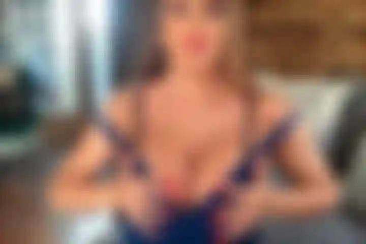 Enormes mamas grávidas.