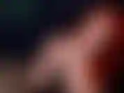 Jennifer sexy vestida de couro fuma um grande charuto, provocando você sedutoramente com suas curvas sensuais, respirações suaves e olhos hipnotizantes. Você não pode deixar de respirá-la e ficar sob seu feitiço.