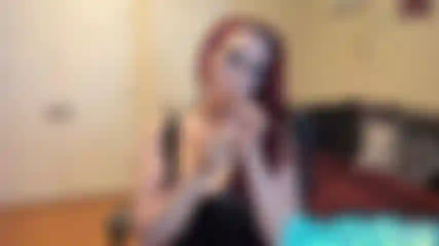 Um charuto nunca é apenas uma amante de charutos, acende um charuto e, em seguida, usando sua curva sexy e voz sedutora, entra em sua mente, soprando a fumaça em seu rosto, tornando-a sua melhor serva de fumaça de uma maneira que só ela sabe. Pedido personalizado? Me mande uma mensagem!