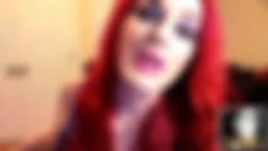 Deusa látex asmr - você está estressado, escravo? Permita que a voz sexy de sua deusa acalme você e entre em sua mente de uma forma que ninguém consegue. Vestida com seu látex sexy, você está sob meu feitiço agora!