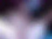 Brincando com minha linda bucetinha na luz da manhã.