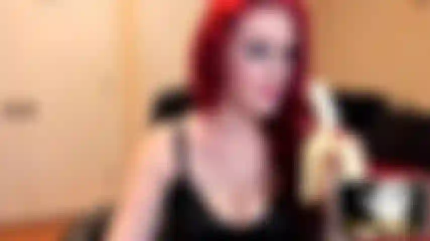 Sua patroa boba come uma banana só uma coisa fofa para mostrar como posso ser boba e divertida também.