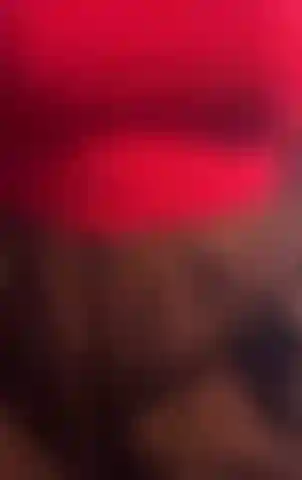 Balanço de peitos em câmera lenta.