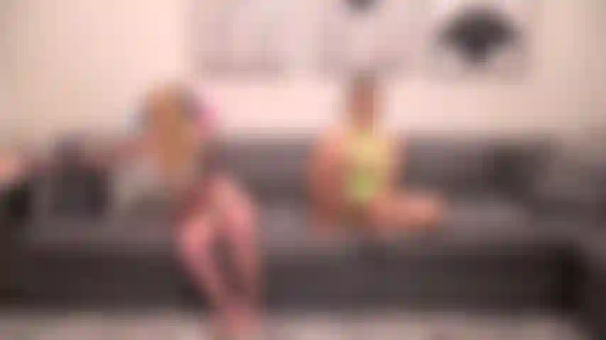 Bunny play - bella rolland e paris white se masturbam juntas na câmera ao vivo.