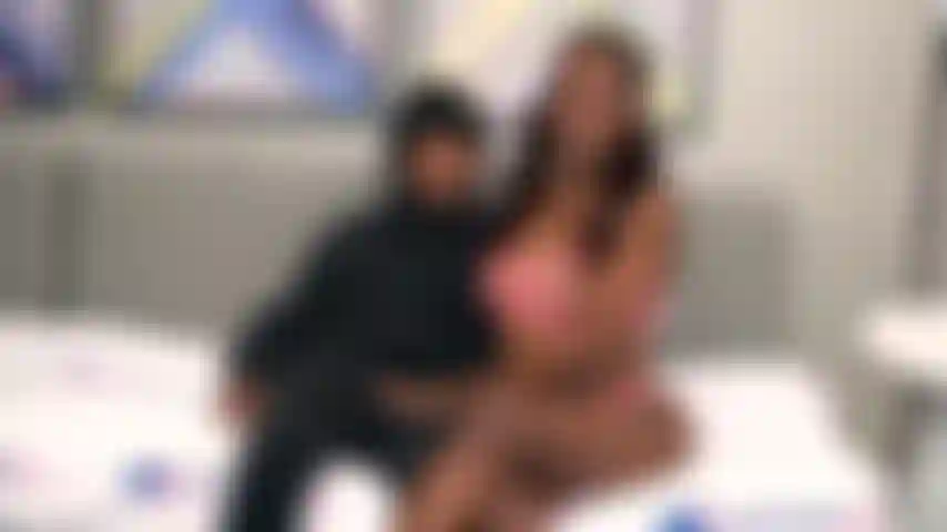 Cum n play - daya knight dando cabeça para chris blaccwood no show de câmeras ao vivo.