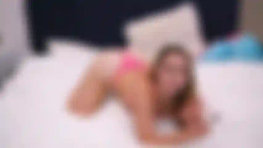 Tirem seus guarda-chuvas! - Adira atrai cums e esguicha como louca neste incrível show ao vivo de trio lésbico.