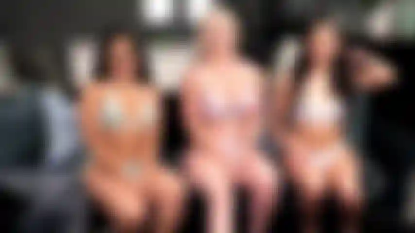 Fantasia anal - penelope woods assiste e se masturba enquanto kay carter e summer col fazem sexo lésbico quente.