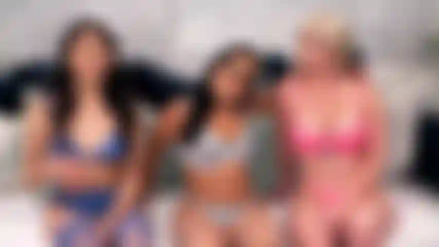 Fantasia anal - penelope woods e kay carter inserem todos os tipos de brinquedos na bunda de summre col.