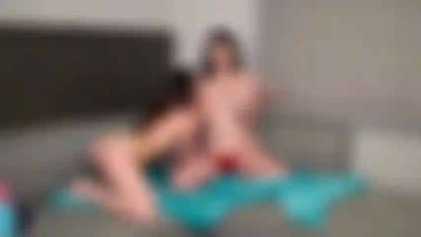 Pawg - alyx star e alison ray estão fodendo os miolos de ryan keely com brinquedos sexuais e lambidas quentes na buceta.