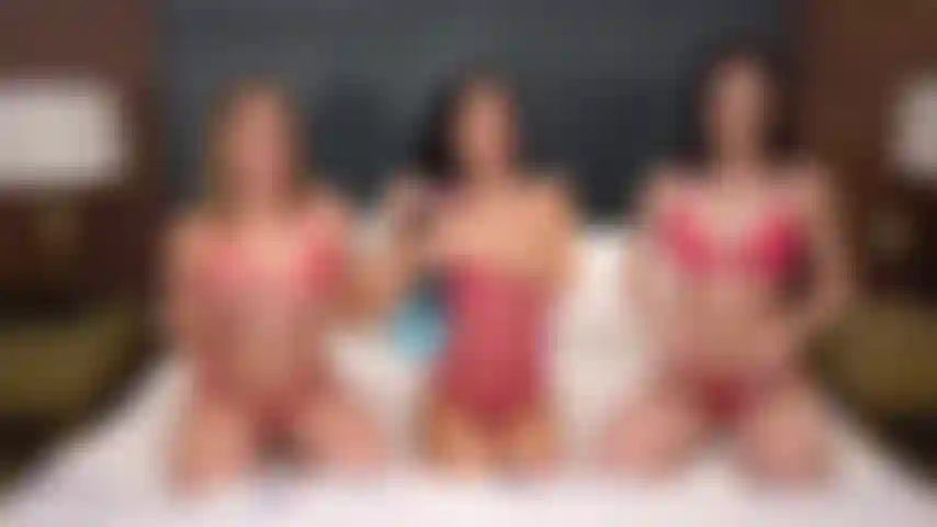 Diana grace e katie kush cuspindo jazmin luv com dildos em um show de câmera ao vivo.