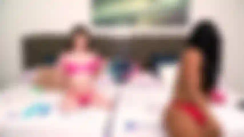 Kinky depois do jogo - sessão de masturbação de câmera ao vivo com megan marx e chanell heart.