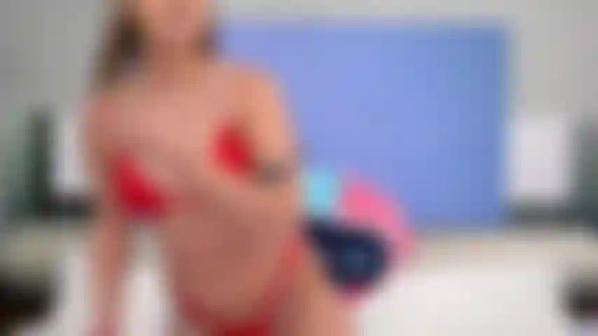 Buceta lambendo tudo! Essas três garotas estão brigando uma com a outra na câmera ao vivo!