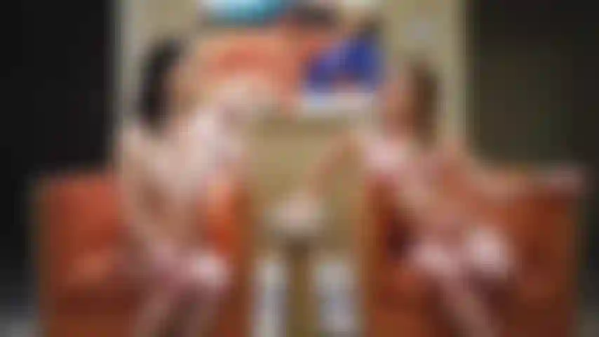 Jazmin luv, katie kush e diana grace exibem suas bundas e comem uma à outra em um trio de lésbicas ao vivo só de garotas.