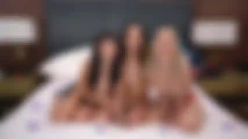 Aften opal e jamie jett todos empilhados e sendo transados pelo grande strap-on de isabella nice no show de câmera ao vivo.