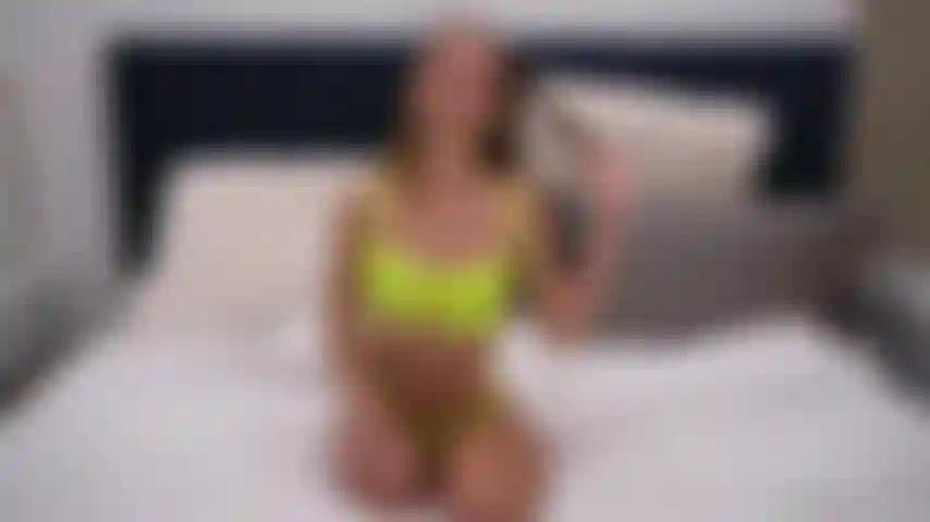 Festejando sexo a três só de garotas com adira allure,