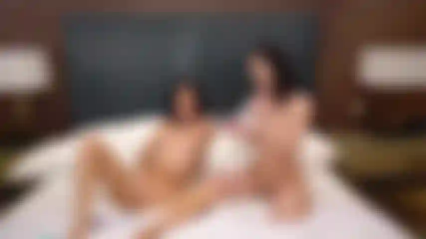 Jazmin luv, katie kush e diana grace se divertem com todos os tipos de brinquedos no show ao vivo de fim de semana.