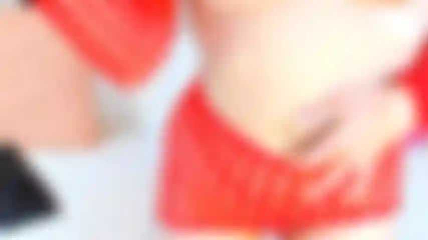 Cachorrinha anal com brinquedo de vidro e conversa suja.