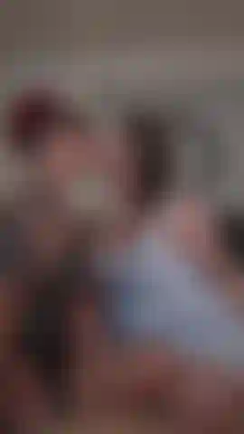 Beijo apaixonado com namorada extremamente gostosa, chupando os seios e comendo a buceta em pov...Ela é uma menina tão boa.