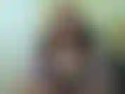 Tenho um vibrador grande e vou balançar meus seios para cima e para baixo nele. Quando eu os balanço rápido, você acaricia rápido. Quando eu os balanço devagar, você acaricia mais devagar.