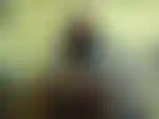 É a sua escrava do dia da libertação. Você pode observar minha bunda curvilínea e deliciosa balançar para frente e para trás e acariciar exatamente como eu mando. Você poderá ver meus buracos perfeitos se chegar até o fim.