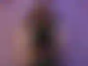 Oi, sua namorada está aqui? Não? Bom. Estou aqui por você. Há muito tempo te quero e sei que você me quer. Não temos tempo para foder b4 ela volta, mas posso mostrar tudo de mim enquanto você acaricia.