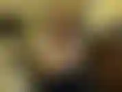 Vamos treinar sua bunda hoje escrava. Deixo você sair da sua pequena gaiola de castidade para se masturbar, mas apenas se você levar esse vibrador inteiro até o fim.