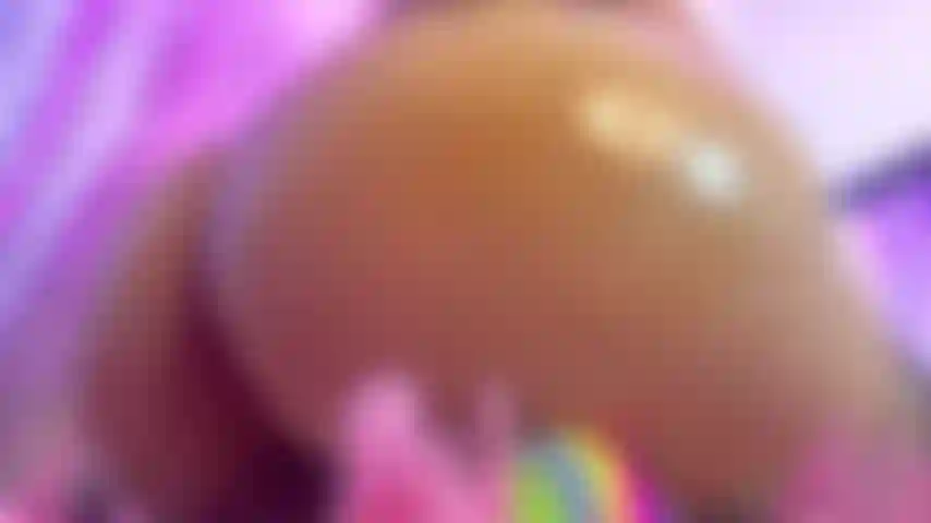 Hello, I know you think about my ass so I want you to see it while you make yourself happy