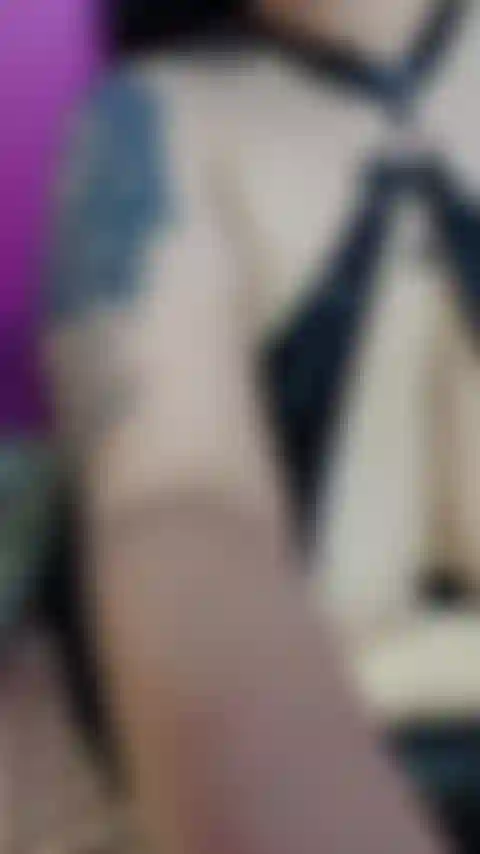 Buceta brinca e geme.