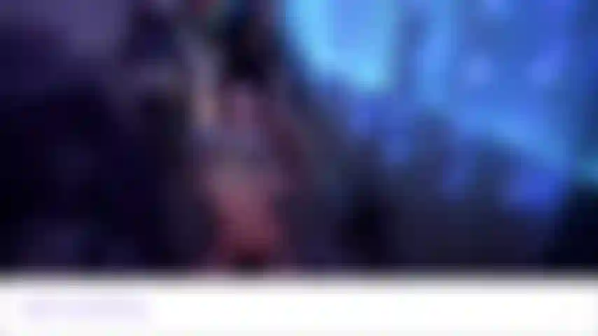 Branca "concurso de camiseta molhada" com óleo:) joi para a deusa.