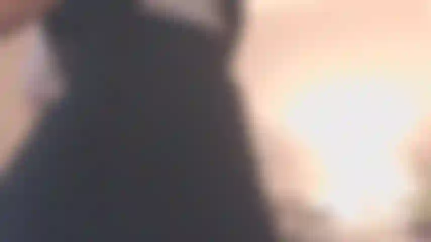 Lenta, sensual simples strip tease :), goze me veja nua! Lap dance sem falar. Totalmente nua, longos cabelos ruivos e macacão preto.