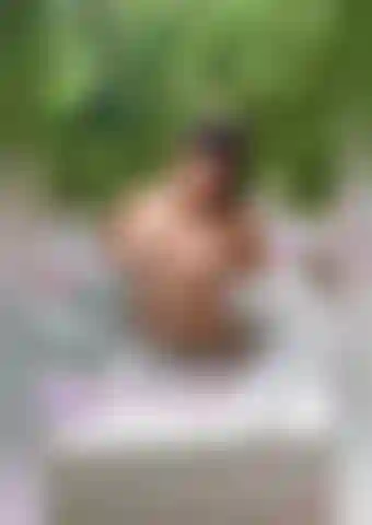 Vamos fazer coisas estranhas na jacuzzi.