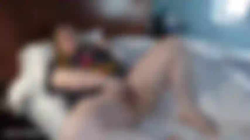 Sem maquiagem, masturbação natural.