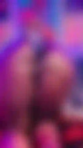Me diverti com meu dildo transparente e vibrador, as coisas ficaram um pouco bagunçadas por aí.