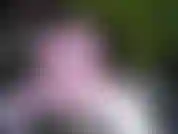 Calça de seda preta e óleo de bebê, com alguns anéis penianos começando.