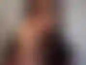 Comparando seu pau pequeno.