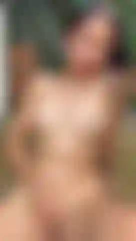 Fodendo minha buceta gostosa.