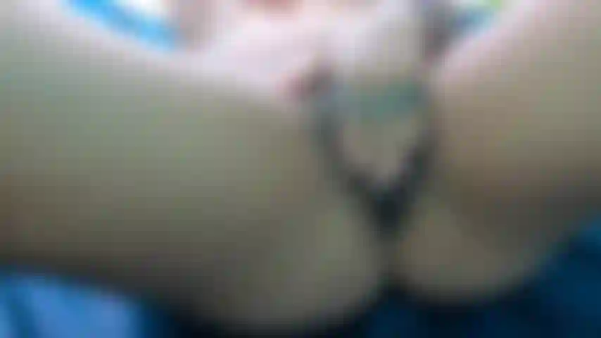 Dedilhado de praia pública.