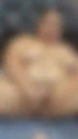 Masturbação buceta e fodida com máquina.