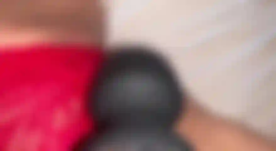 Domi/varinha mágica no clitóris.