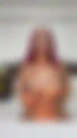 My mouth longs for your cock, come and fuck me.