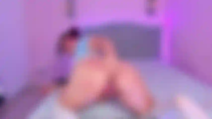 Dedos na bunda e palmadas na bunda.