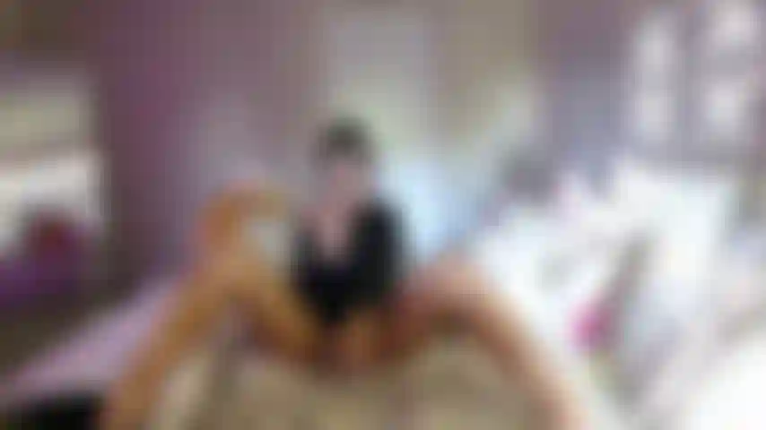 Squirting and cumming hard in my sexy heels!