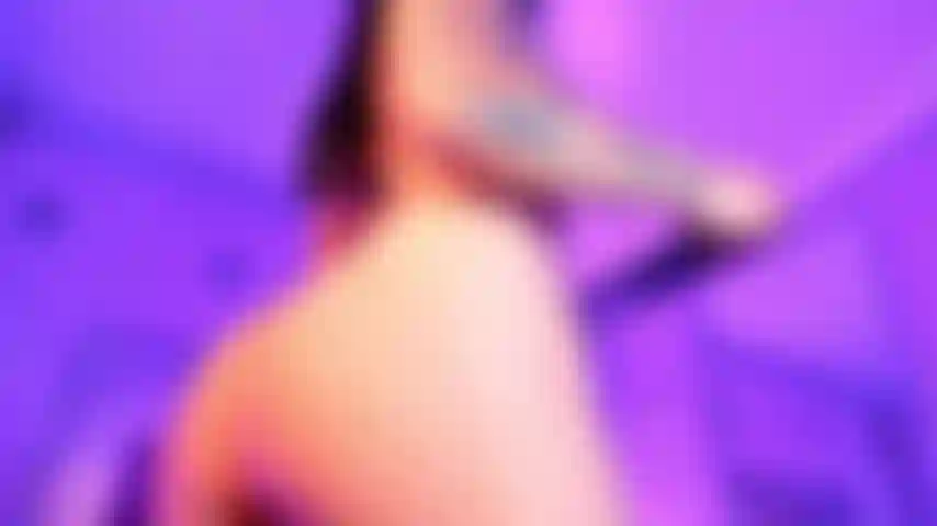Big booty babe♥