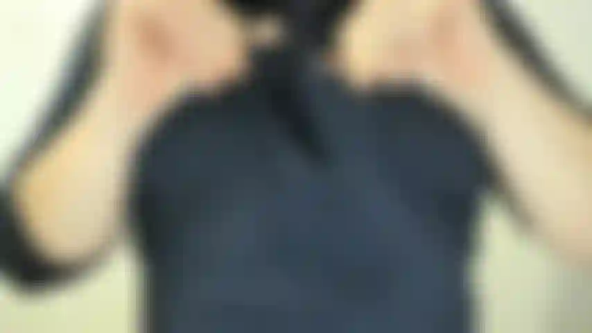 Uso um vibrador de clitóris como faria em particular.